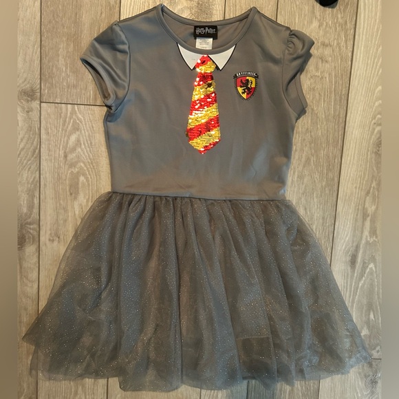 NWT Harry Potter Gryffindor Dress W/Cape Cosplay Costume Size Kids L(10-12) - Picture 2 of 8